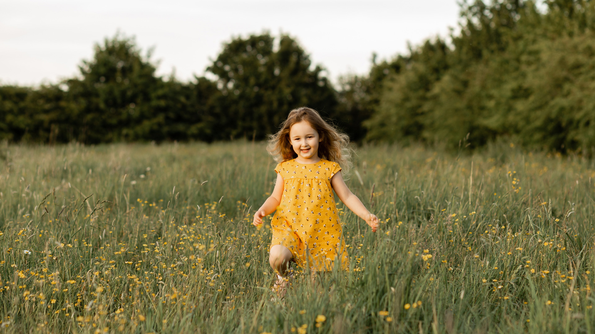 outdoor family children photography in Hemel Hempstead, Hertfordshire