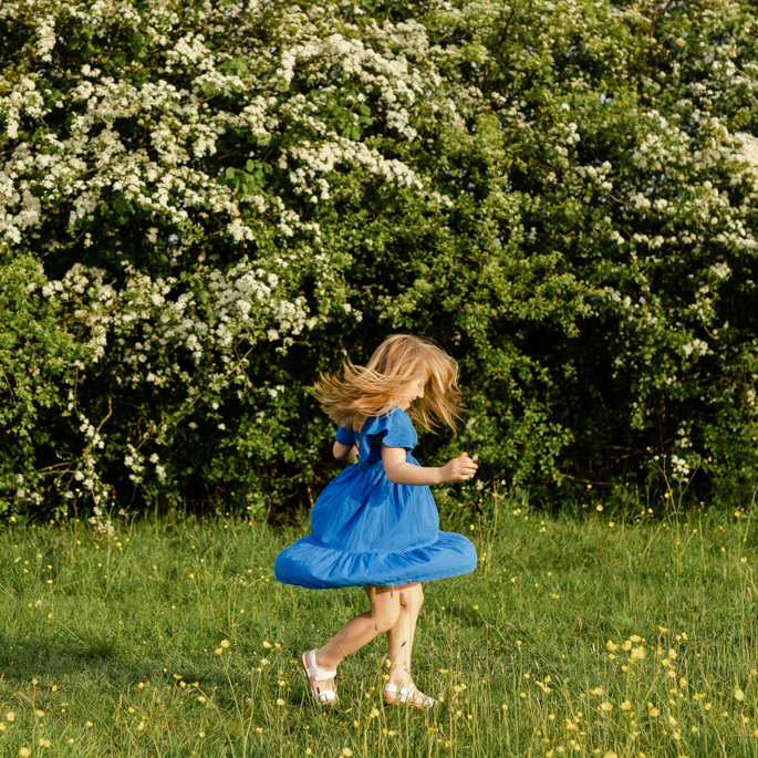 girl spinning family outdoor photography St Albans, Hertfordshire